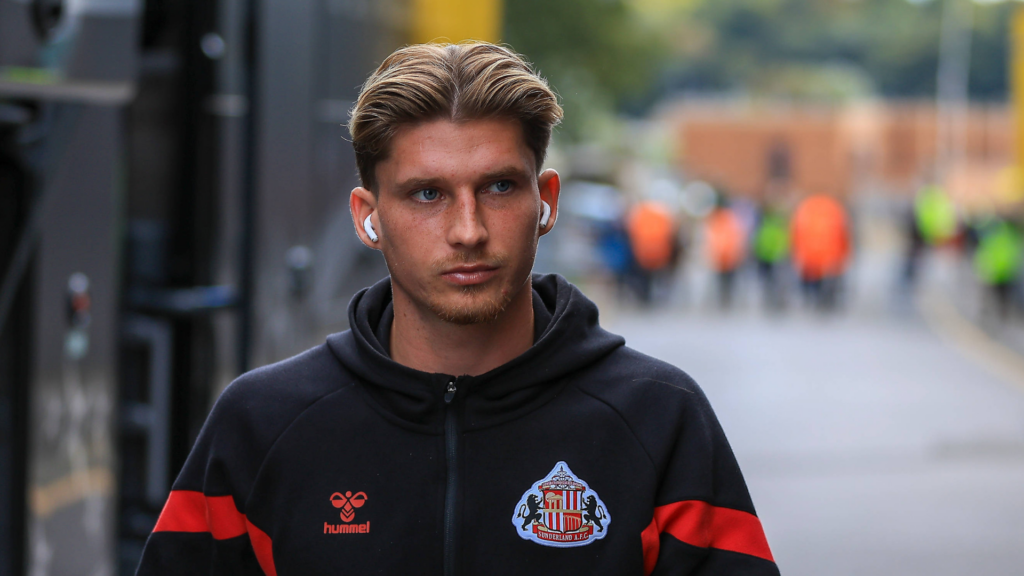 Sunderland left-back Dennis Cirkin