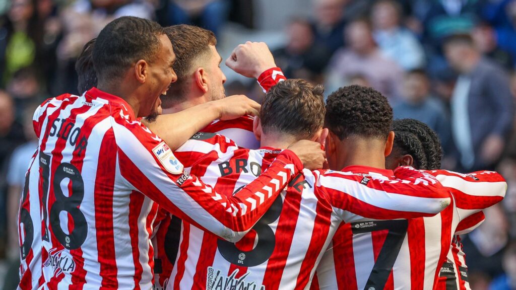 Sunderland players celebrate a goal