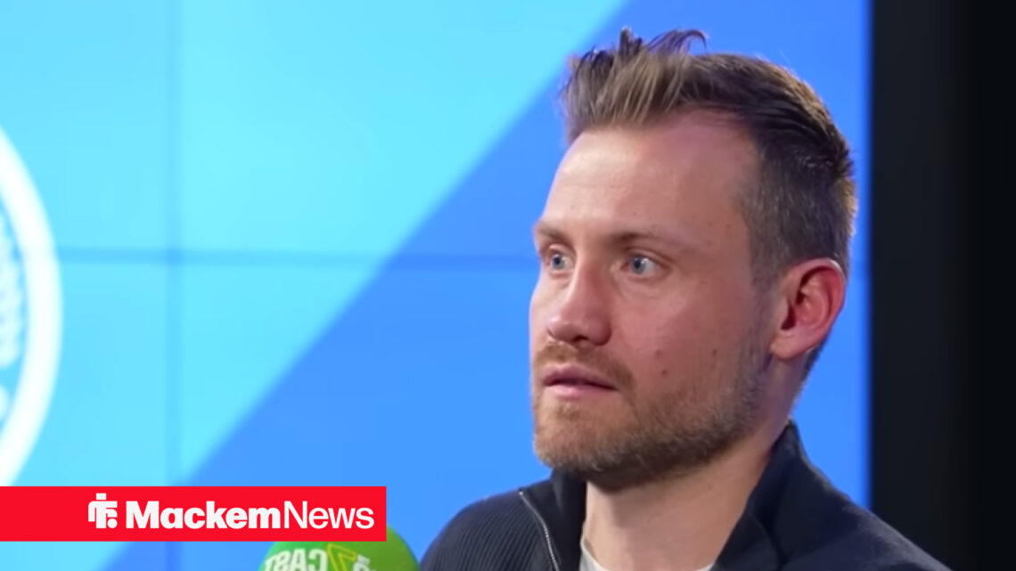 Simon Mignolet used to star for Sunderland.
