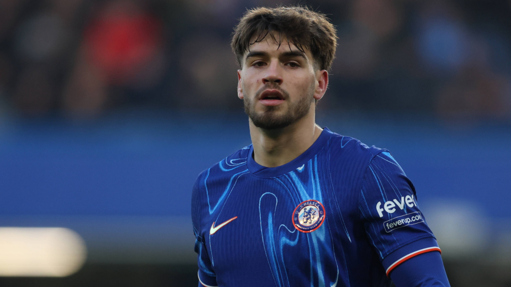 Marc Guiu playing for Chelsea