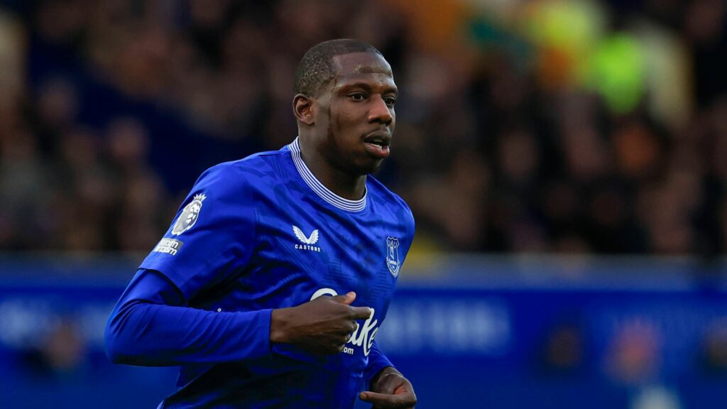 Abdoulaye Doucoure, Everton home shirt