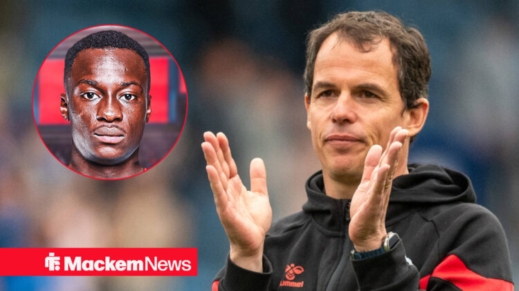 Sunderland manager Regis Le Bris applauds midfielder Habib Diarra.