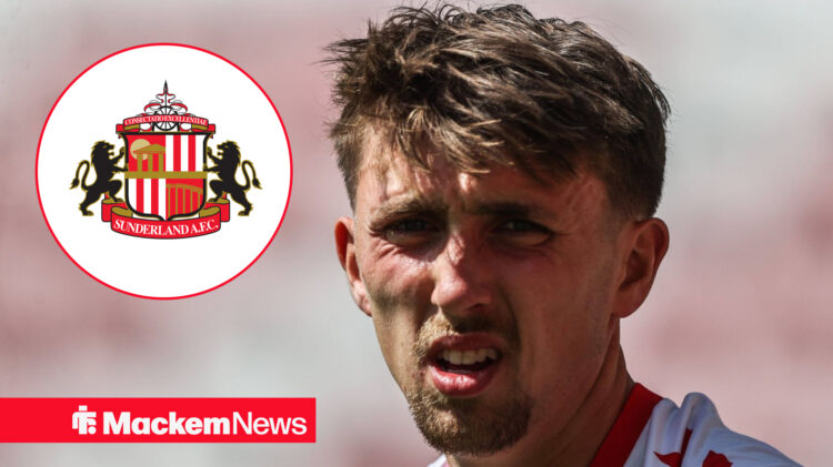 Dan Neil and the Sunderland badge