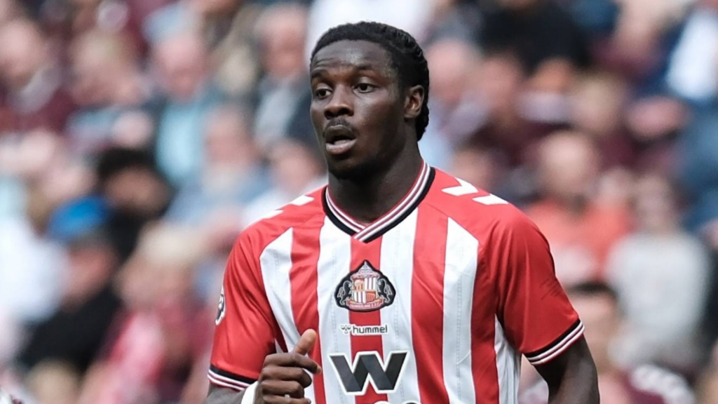 Eliezer Mayenda playing for Sunderland