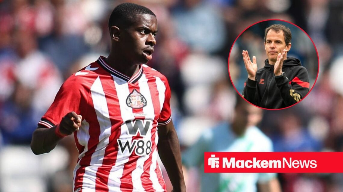Noah Sadiki playing for Sunderland with Regis Le Bris in frame
