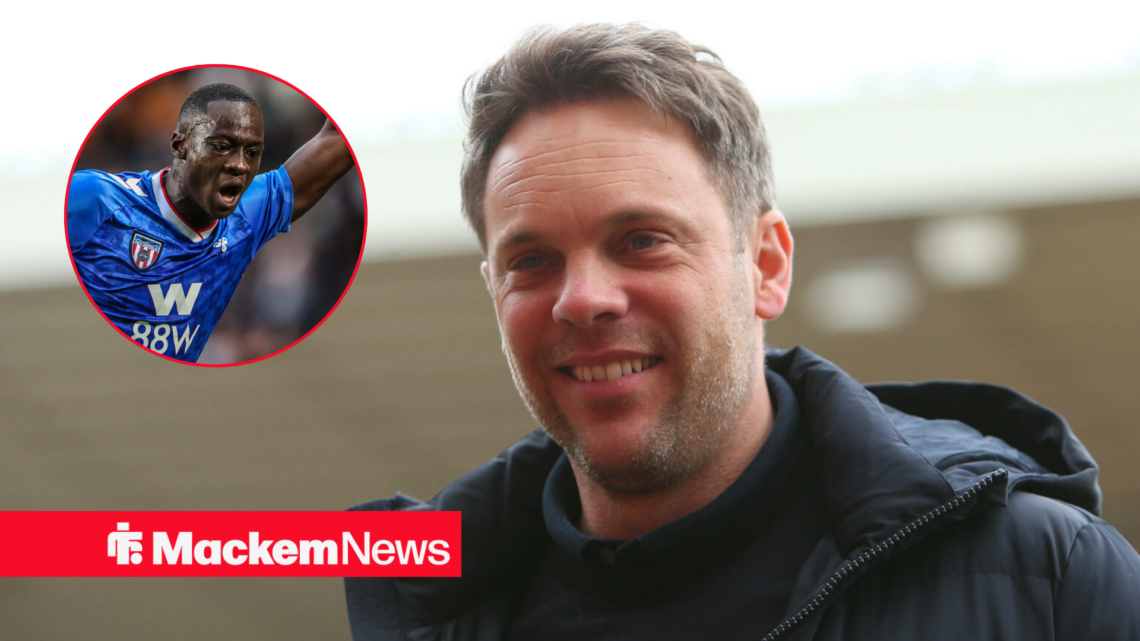 Sunderland midfielder Habib Diarra shouts at Kristjaan Speakman.