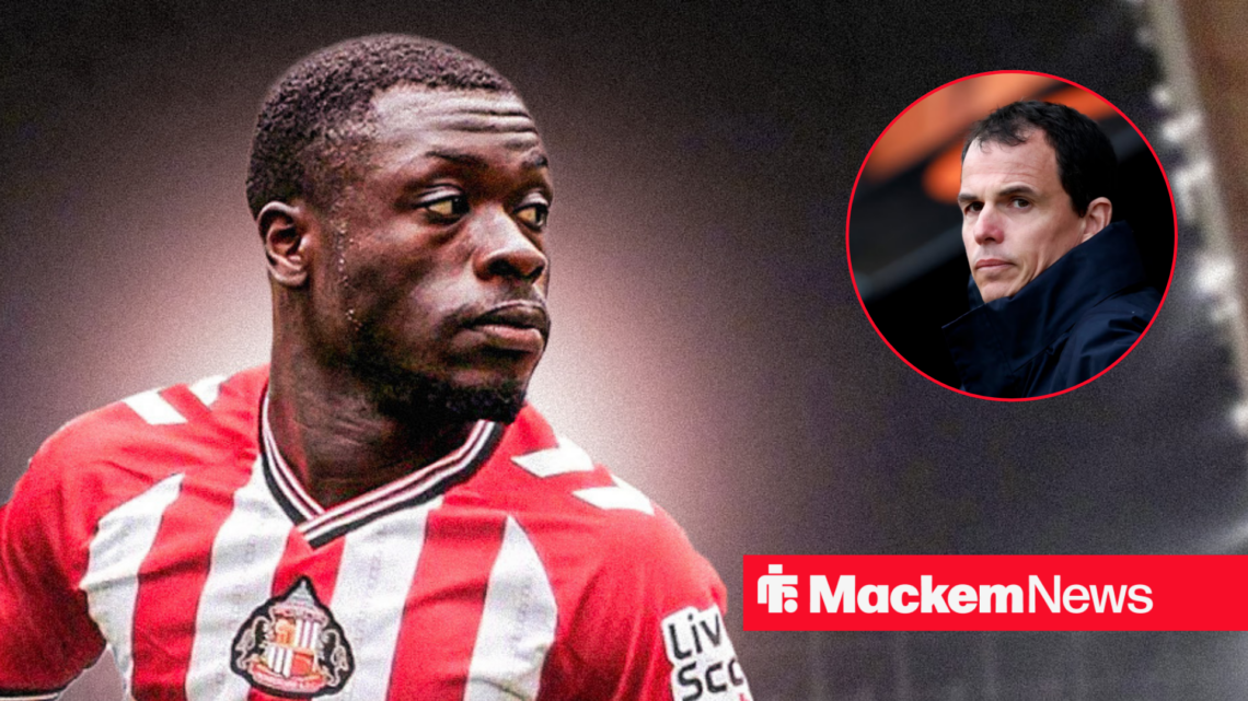 Brian Brobbey in Sunderland shirt with Regis Le Bris in frame