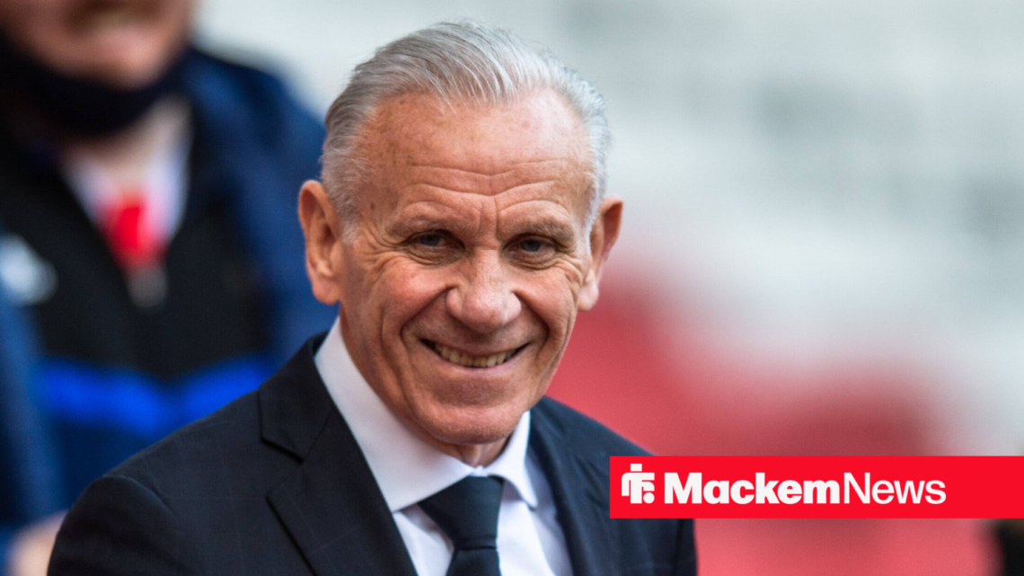 Former Sunderland manager Peter Reid smiles.