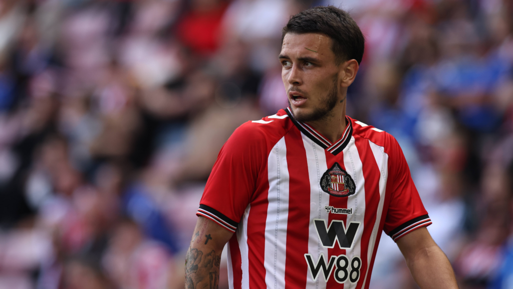 Enzo Le Fee playing for Sunderland