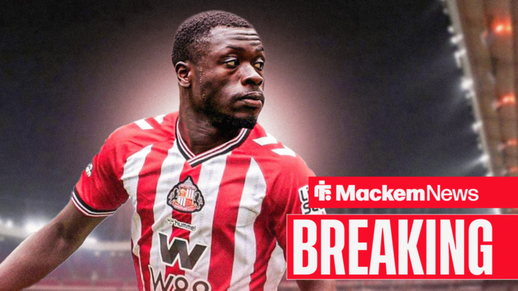 Brian Brobbey wearing the Sunderland home strip