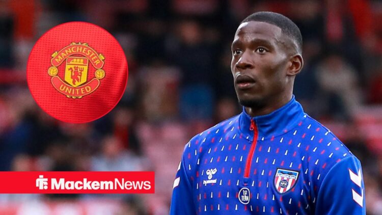 Nordi Mukiele in Sunderland gear with Man United badge in frame