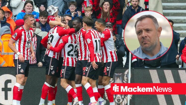 Andy Reid in frame with Sunderland players celebrating