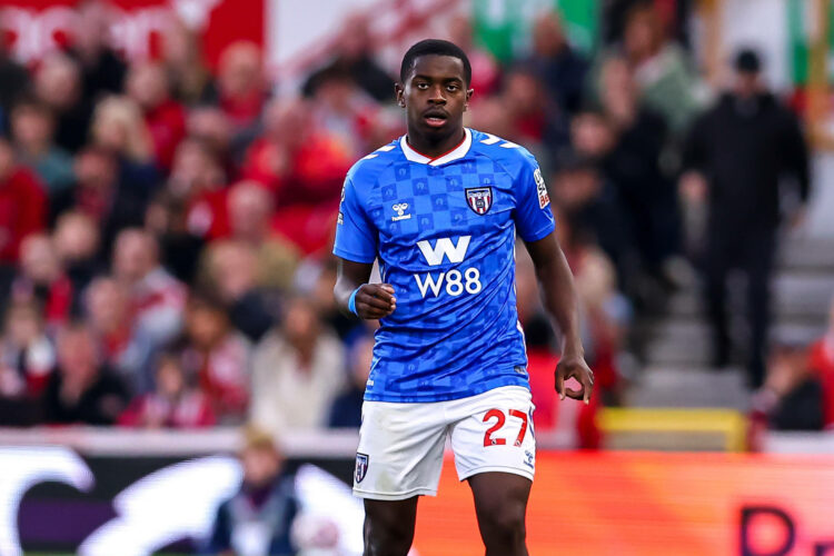 Noah Sadiki in Sunderland away kit