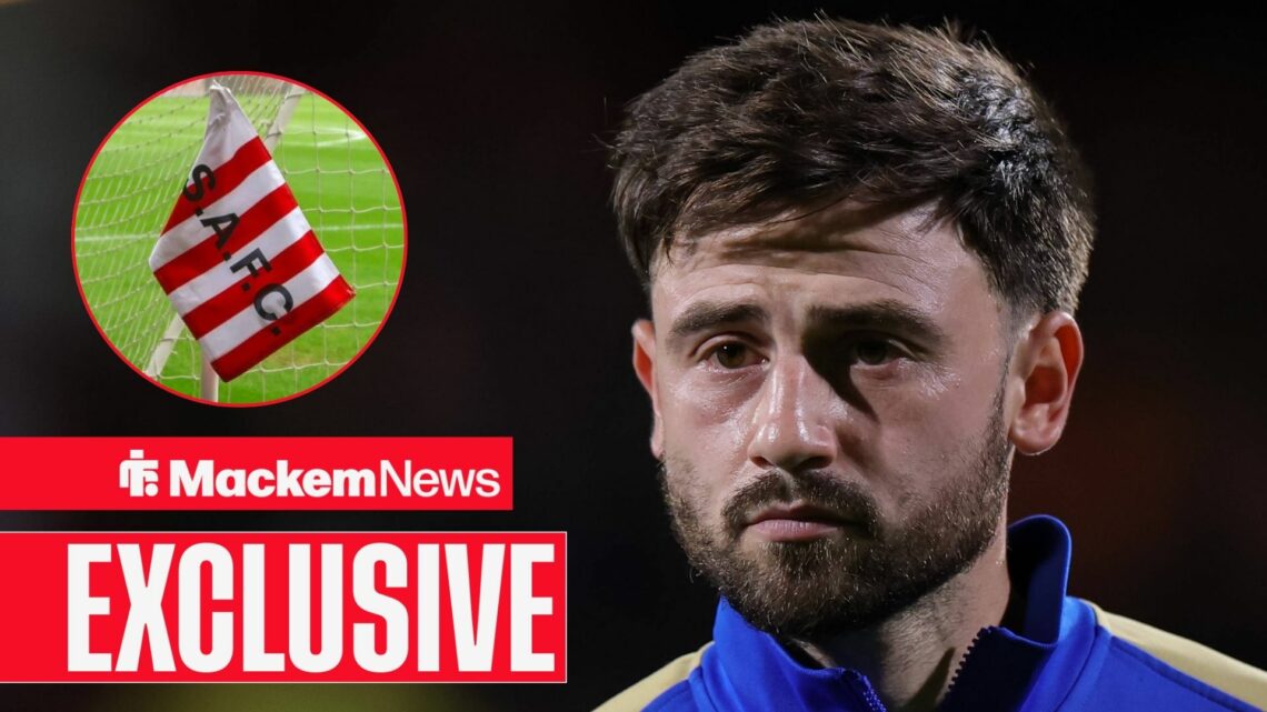 Patrick Roberts with Sunderland corner flag in frame