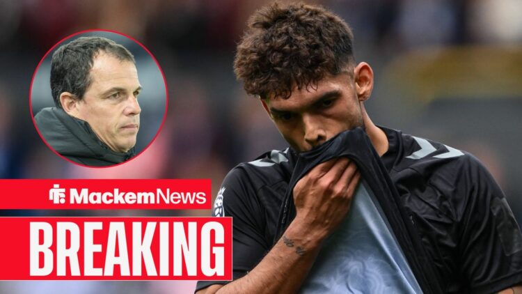 Sunderland defender Omar Alderete covers his mouth with Regis Le Bris inset