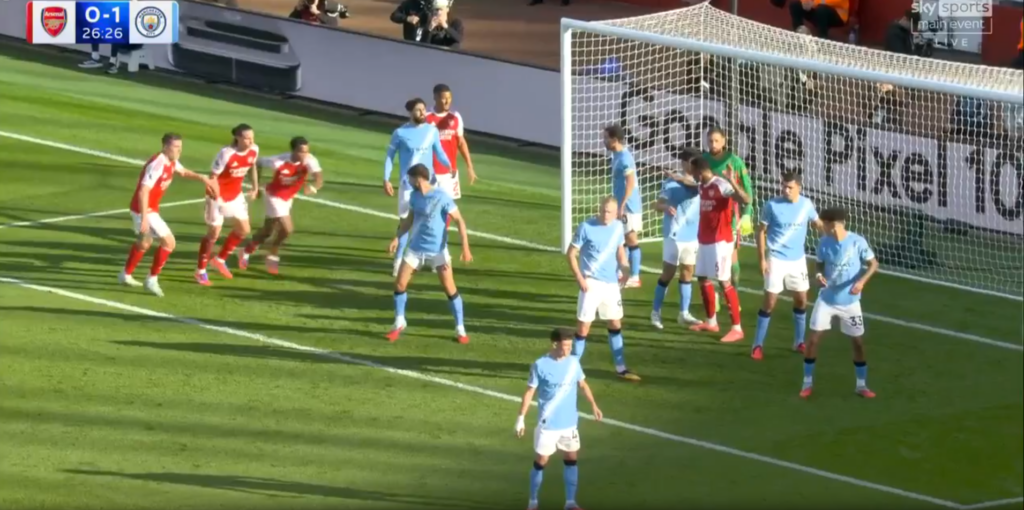 Manchester City set up to defend a corner from Arsenal