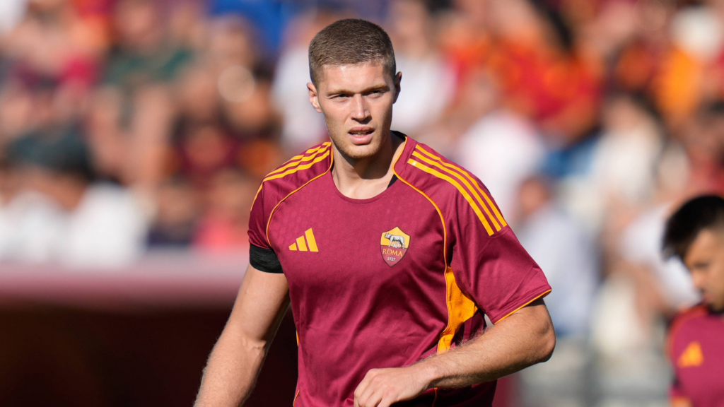 Artem Dovbyk of Roma