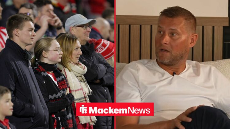 Dave Watson and Sunderland supporters