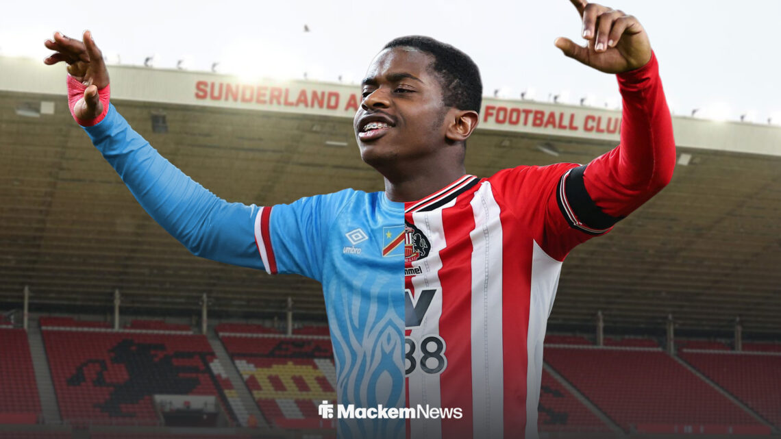 Noah Sadiki in Sunderland/DR Congo shirt