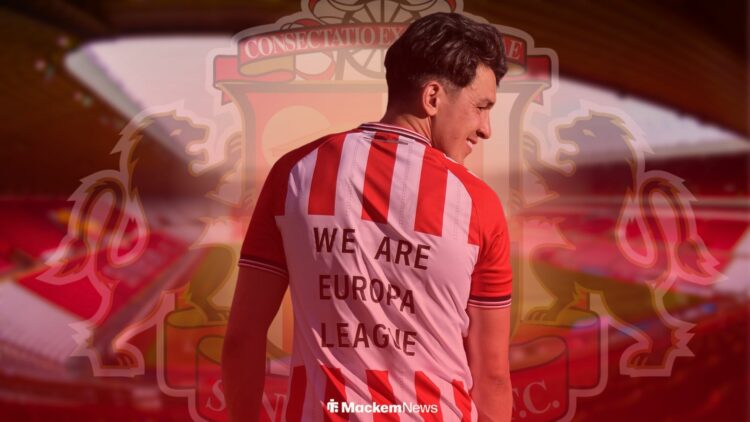 Luke O'Nien wearing Europa League Sunderland shirt
